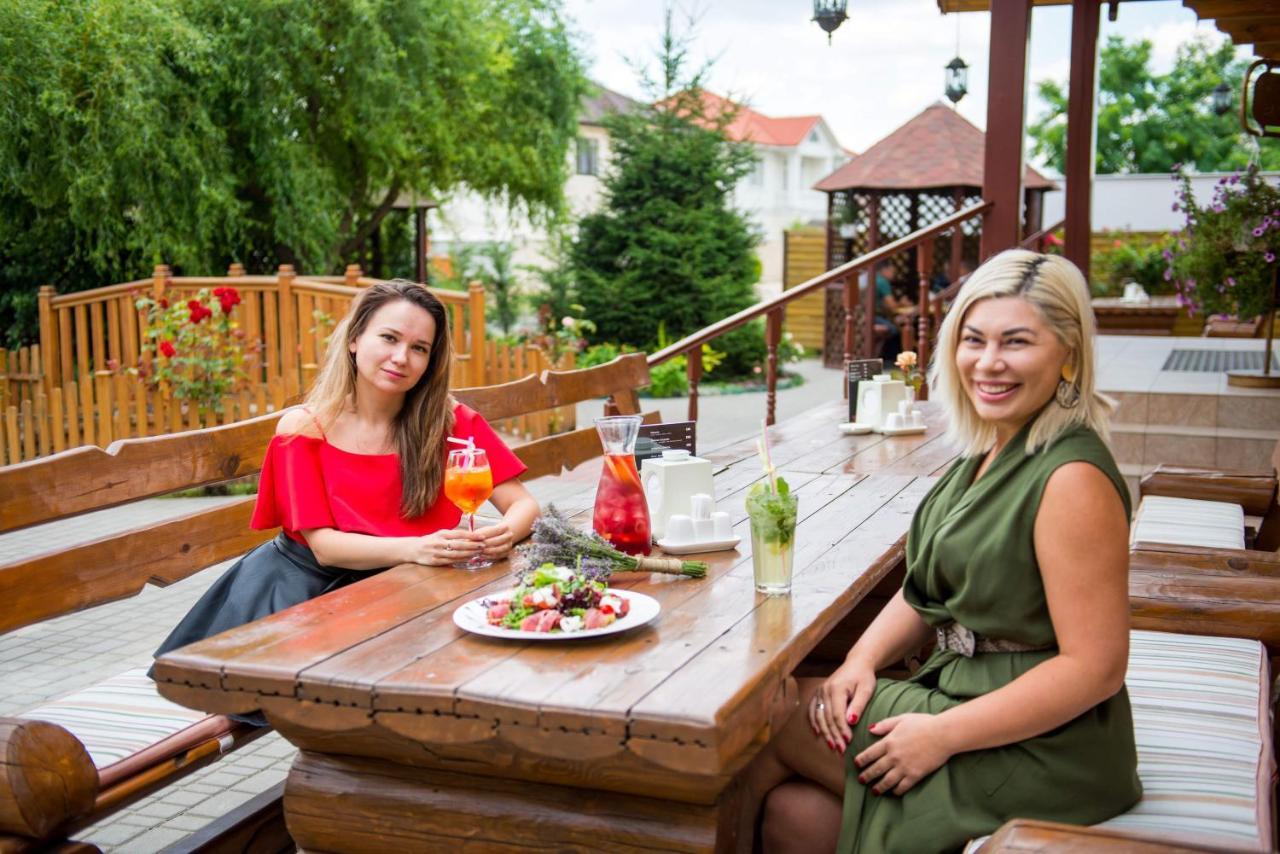 Комплекс Відпочинку Пампушка & Подушка Hotel Burlach'ya Balka Exterior photo